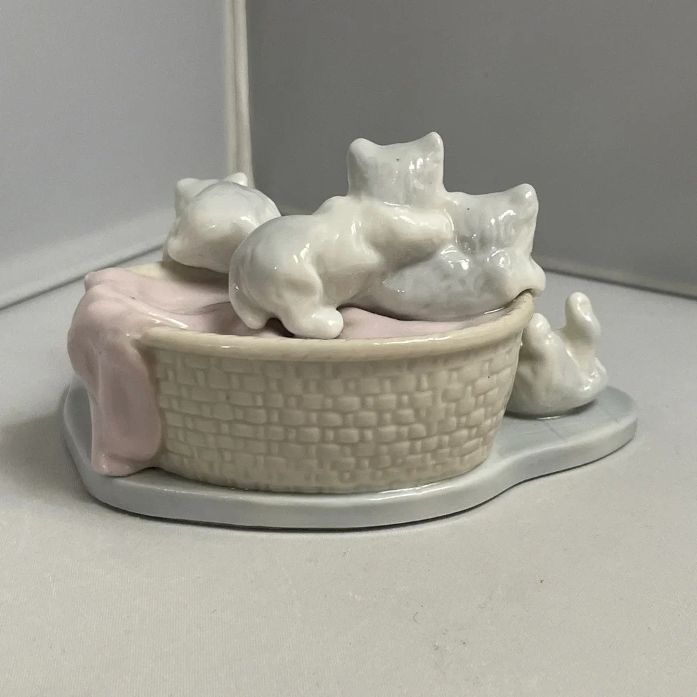 Vintage Cat & Kitten Figurine By Simson Taiwan Porcelain Play Time Grey Kitty